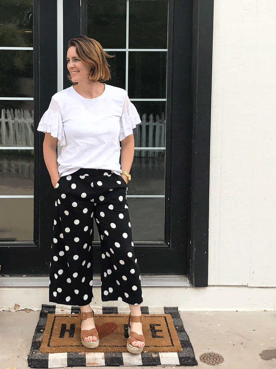 Check out this post for some great summer mom outfits and inspiration for comfy, easy-to-wear and kid-proof outfits. It's not always easy to throw together casual mom outfits at the last minute and sometimes it feels impossible to be inspired by fashion for women over 30 but great ideas are out there! And I want to help you look and feel great.